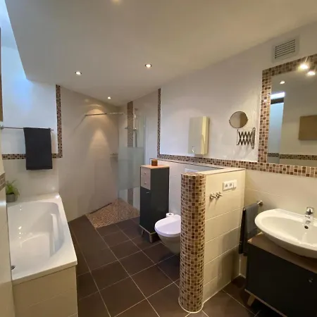 Am Kirchberg Apartment