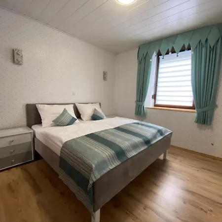 公寓 Am Kirchberg *